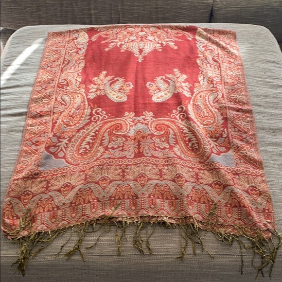 Patterned Scarf/Wraps - Picture 6 of 13